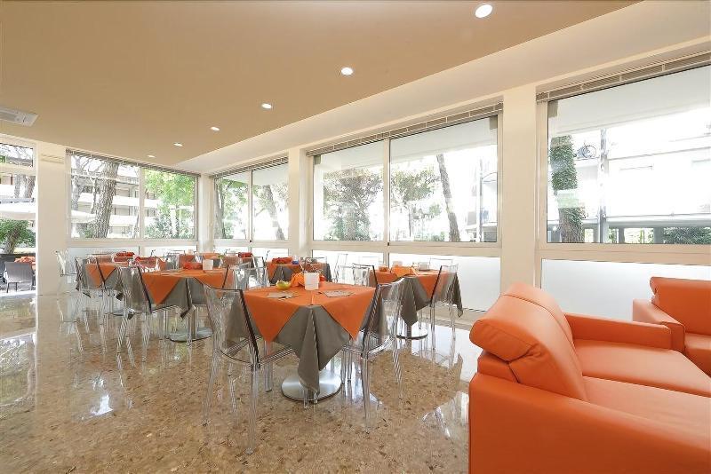 Hotel Meublè Zenith Lignano Sabbiadoro Exterior foto