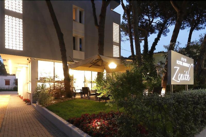 Hotel Meublè Zenith Lignano Sabbiadoro Exterior foto