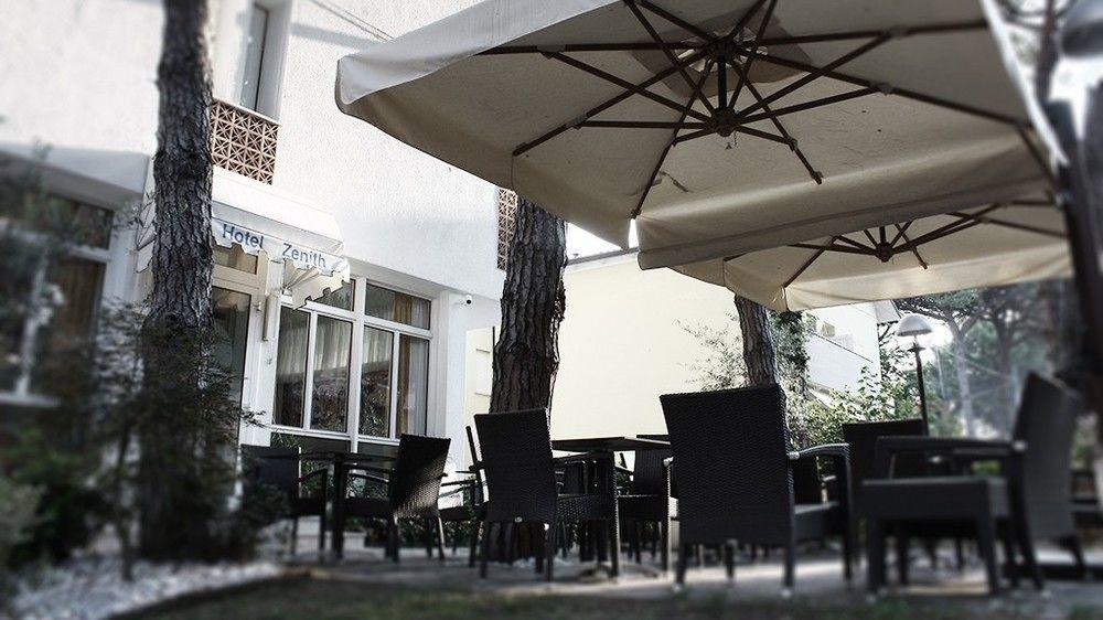 Hotel Meublè Zenith Lignano Sabbiadoro Exterior foto